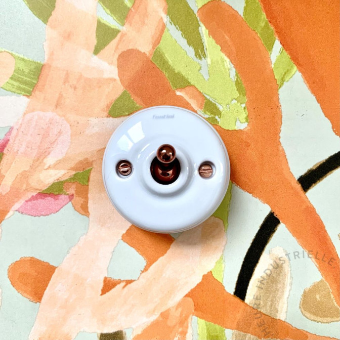 DIMBLER EN PORCELAINE DIMBLER EN PORCELAINE