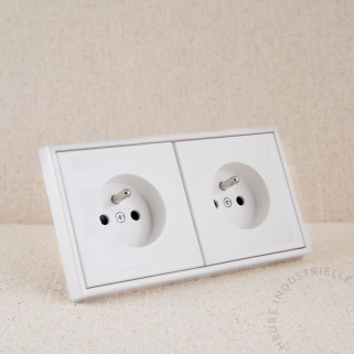 Prise courant 2P+T simple Jung LS 990 noir mat