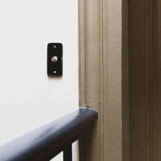 Interrupteur ADR x HI Simple Chrome Plaque Porcelaine Noire