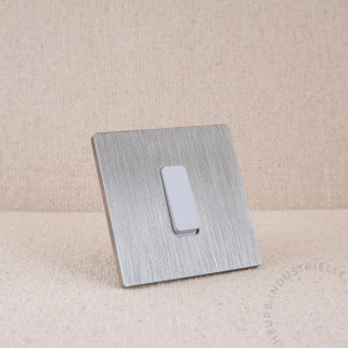 Interrupteur simple Modelec M nickel brossé touche blanche