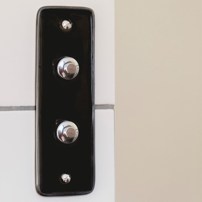 Bouton Poussoir (BP) double Porcelaine Noire Push+Vis Chrome