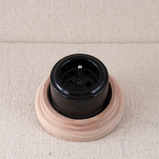 PCTGarby porc. noire puits porc. noiresocle Bois brut