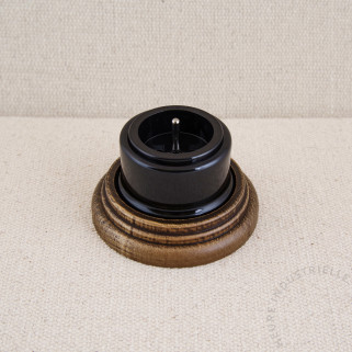 PCTGarby porc. noire puits plastique noir socle hêtre vieilli