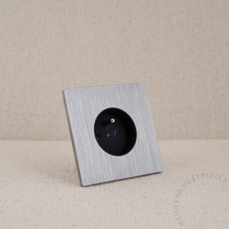 Prise courant 2P+T simple Modelec M vieux bronze puit noir