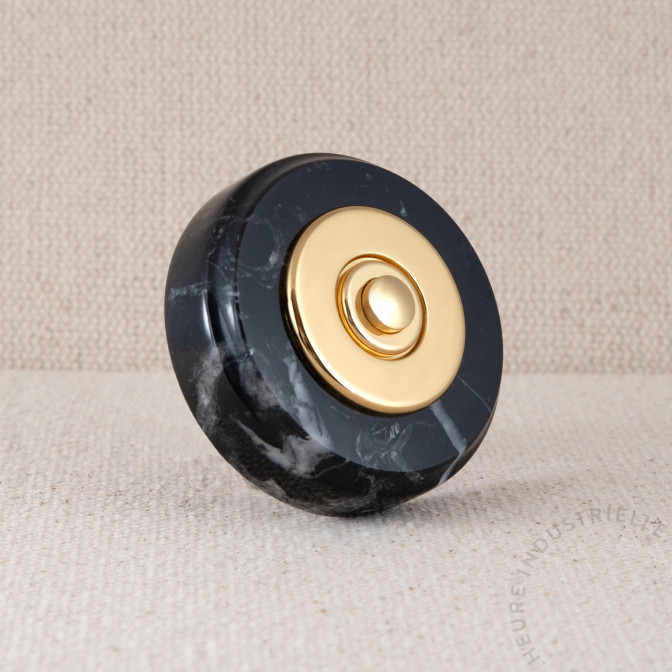 MARBRE NOIR ROND 75X20mm BOUTON ET COLLERETTE LISSE OR