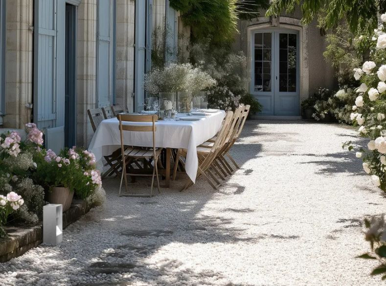 Jardin, terrasse, balcon : comment bien prévoir l'appareillage électrique en extérieur ?